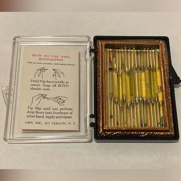 Famous Name Perfumes Packaged in Nips ~12 Glass Vials ~ Sample Set ~ Vintage. - Picture 10 of 12